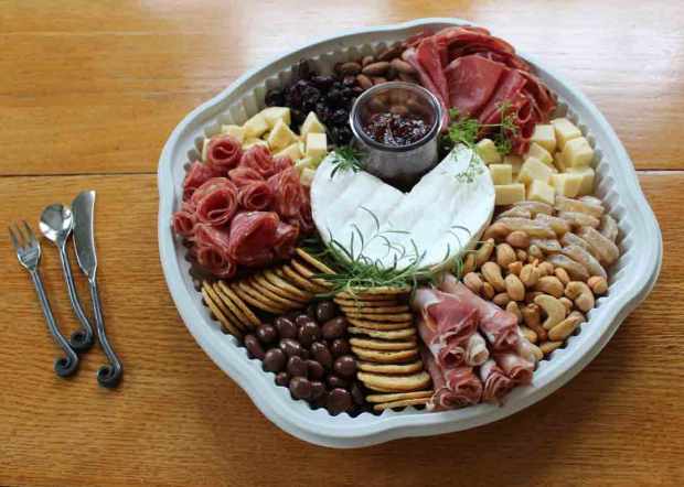 Caitlin's-Charcuterie-Tray